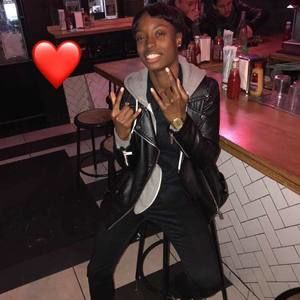 Meet your Posher, Shawna